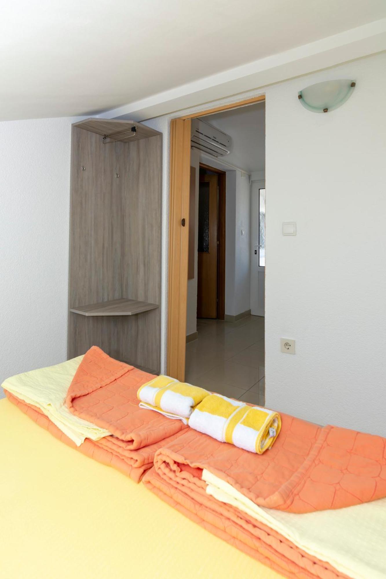 Apartmani Filip Pag Town Eksteriør billede